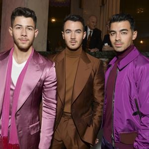 So witzig gratulierten Jonas Brothers Kevin zum Geburtstag!