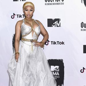 Nicki Minaj als heiße Raubkatze mit eigenem Haar