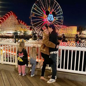 Nicky Hilton feiert Geburtstag ihrer Tochter im Disneyland