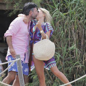 Sylvie Meis & Niclas spazieren knutschend durch Saint-Tropez