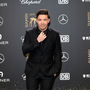 Doch nicht solo: Nico Santos plaudert über seine Freundin