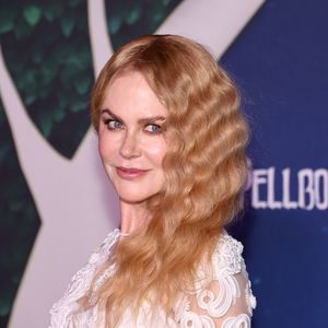 Zurück in die 90er: Nicole Kidman begeistert mit Locken-Look
