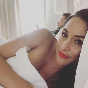 Schwangere Bett-Probleme: Nikki Bella macht sich's selbst!