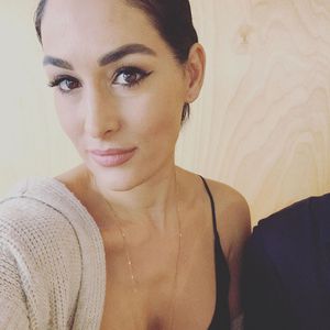 Angsterfüllt: Schwangere Nikki Bella fürchtet Coronavirus