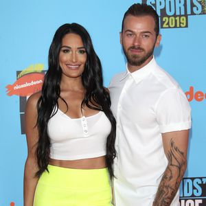 Erster Paar-Auftritt: Nikki Bella mit Artem auf Red Carpet