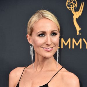 Nikki Glaser verschiebt Schönheits-OP wegen Golden Globes