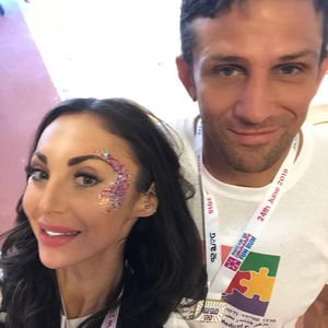 "Aufgeregt": Alex Reid und Nikki Manashe bekommen Zwillinge!