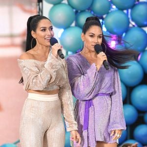 Neu-Mama Nikki Bella glücklich über Hilfe ihrer Schwester