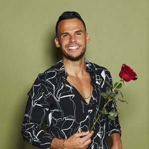 Quietschschuhe: Bachelorette-Fans lachen über Niko Cenk