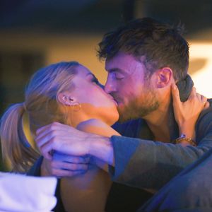 Kuss mit Denise: Bachelor Niko wollte lieber andere küssen