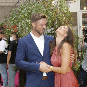 Total verturtelt: Niko und Michèle verliebt auf erstem Event