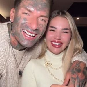 Süß: Nikola Glumac küsst Kim Virginia Hartung in neuem Clip
