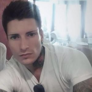 Ungewohnt: Nikola Grey zeigt sich vor seinen Gesichtstattoos