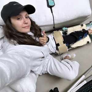 Nach Motorradunfall: Wie gestaltet Nina Dobrev ihren Alltag?