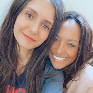 "Vampire Diaries"-Reunion: Nina Dobrev chillt mit Kat Graham