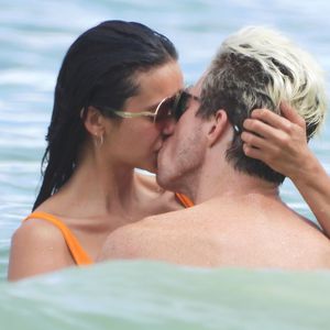 Feuchte Küsse: Nina Dobrev und Shaun White turteln im Urlaub