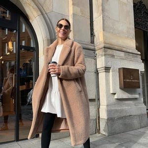 Versteckt "Köln 50667"-Star Nina Noel hier einen Babybauch?