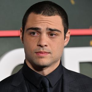 Noah Centineo reflektiert seinen damaligen Drogenkonsum