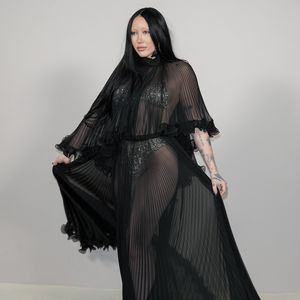 Auf der Paris Fashion Week: Nippelalarm bei Noah Cyrus!