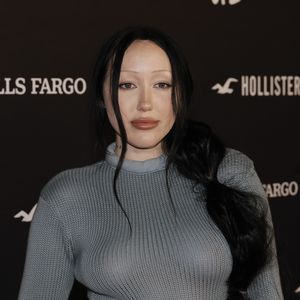 Inmitten des Dramas: Noah Cyrus posiert freizügig bei Event