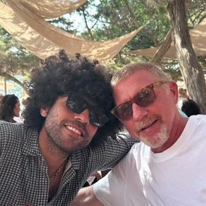 Noah Becker stichelt mit frechem Ölgemälde gegen Papa Boris
