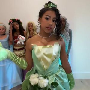 North West verzaubert an Halloween als Prinzessin Tiana