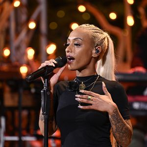 "Mir geht es gut": Nura meldet sich zu Tauschkonzert-Abbruch
