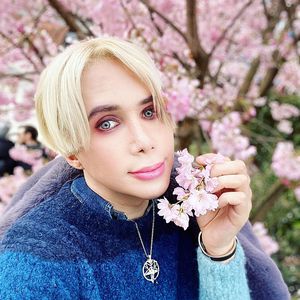 Influencer will asiatisch aussehen und bekommt Morddrohungen