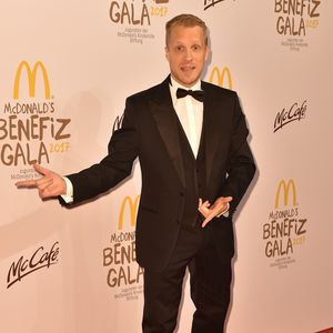 Oliver Pocher kassiert Shitstorm für Lagerfeld-Verkleidung!