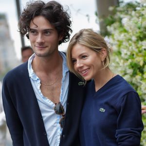 Sienna Miller und Oli sind verliebt bei Date-Night in Cannes