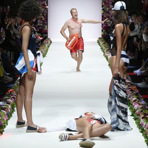 Als "Baywatch"-Held: Oli Pocher brilliert auf dem Laufsteg!
