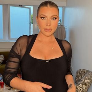 Olivia Bowen entkam bei Geburt ihrer Tochter knapp dem Tod