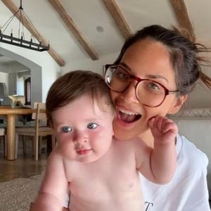 Das ist das erste Wort von Olivia Munns Tochter Méi June