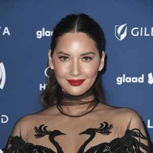 Verdächtiger Ring: "X-Man"-Star Olivia Munn & Aaron verlobt?