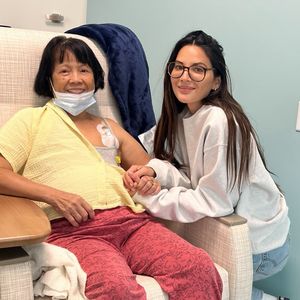 Nach ihrer Diagnose: Auch Olivia Munns Mama hat Brustkrebs
