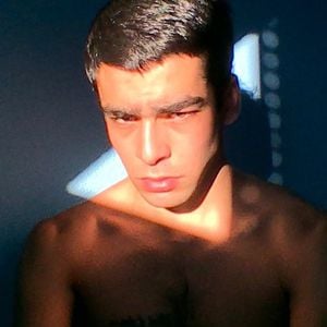Zu nackt? Instagram löscht Videochat-Bild von "Élite"-Star