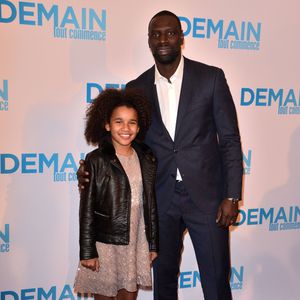 Goldige Weihnachtsgrüße: Omar Sy versucht's auf Deutsch!