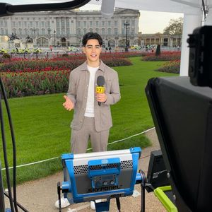 Neue Details zum Skandal um Omid Scobies Enthüllungsbuch!