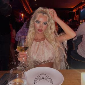 Drei Chelsea-Stars bedroht: Influencerin entgeht knapp Knast