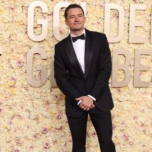 Schräger Look: So zottelig präsentiert sich Orlando Bloom!