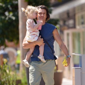 Süß! Orlando Bloom auf Shopping-Tour mit Töchterchen Daisy