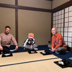 Thanksgiving mal anders: Orlando und Katy feiern in Japan