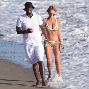 Küssend am Strand: Ist P. Diddy mit diesem Model zusammen?