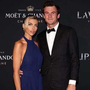 Funkelnder Klunker: Paige Lorenze und ihr Tommy sind verlobt