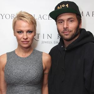 Hallo Barbie? Pamela Anderson überrascht mit Puppen-Gesicht