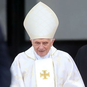 Papst Benedikt XVI. ist tot: Anhänger sind voller Trauer
