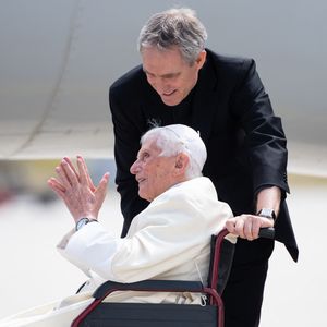 Papst Benedikt ist tot: Sein engster Vertrauter würdigt ihn!