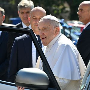 Nach Darm-OP: Papst Franziskus hat nun die Klinik verlassen!