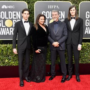 Stolzer Daddy: Pierce Brosnans Sohn feiert seinen Abschluss
