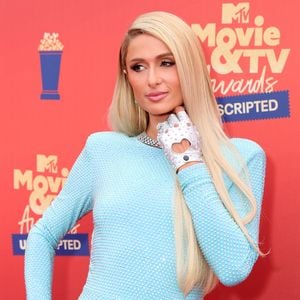 Paris Hilton erzählte Familie erst kurz vor Geburt vom Baby